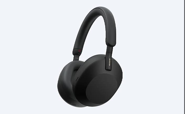 IMG_3779 Sony WH-1000XM4 Wireless Noise Cancelling Headphones